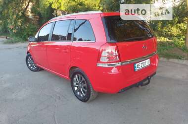 Минивэн Opel Zafira 2010 в Днепре