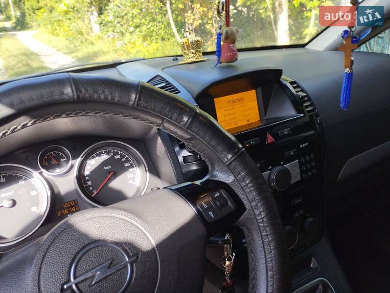 Мінівен Opel Zafira 2010 в Львові