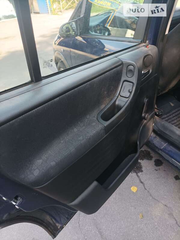 Минивэн Opel Zafira 2002 в Харькове