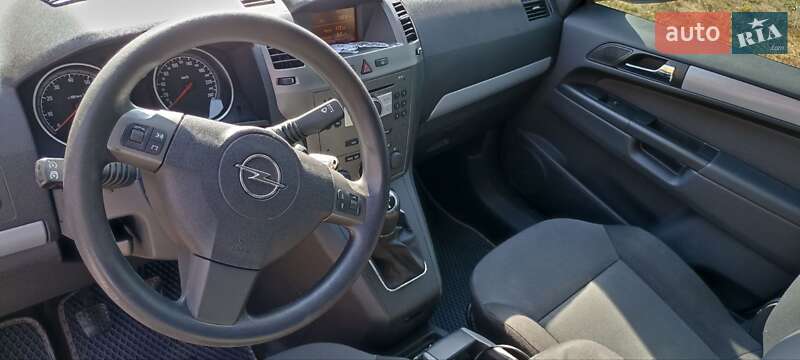 Минивэн Opel Zafira 2005 в Николаеве