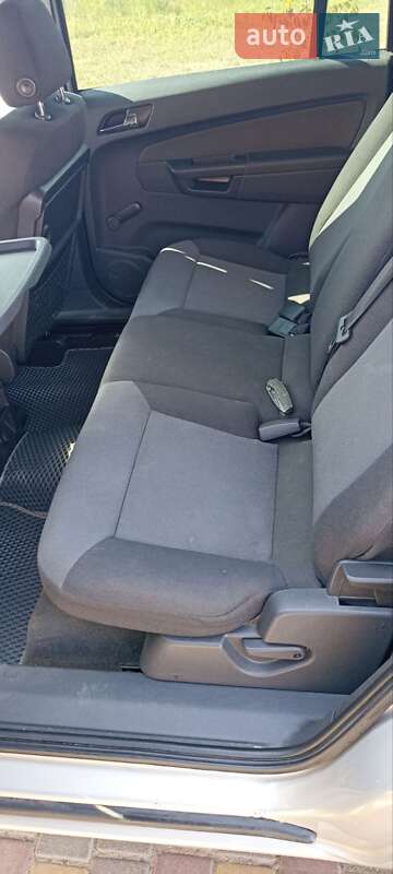 Минивэн Opel Zafira 2005 в Николаеве
