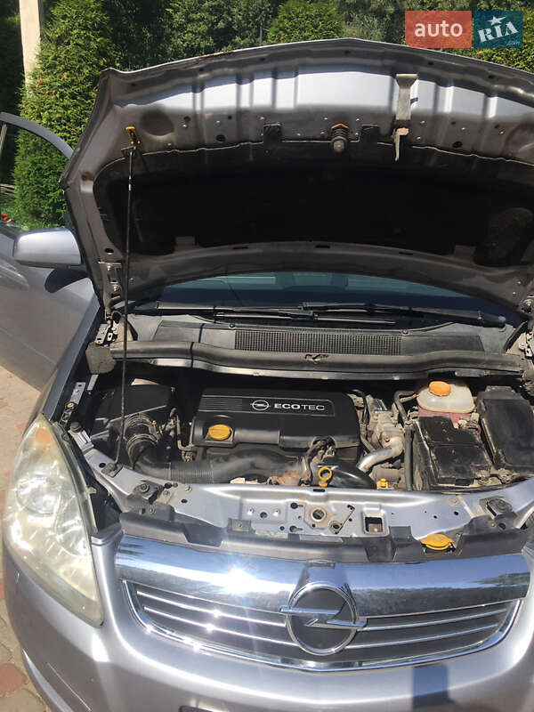 Мінівен Opel Zafira 2010 в Дрогобичі