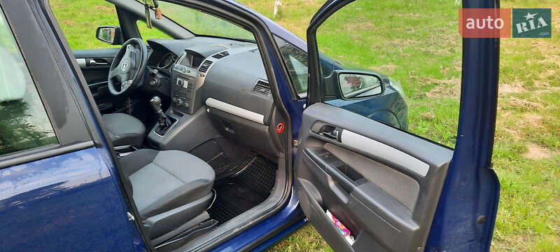 Мінівен Opel Zafira 2005 в Львові