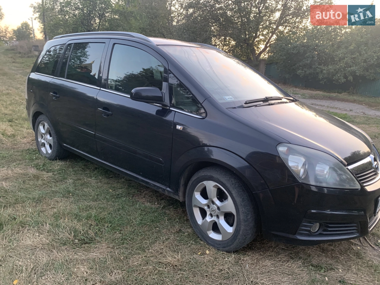 Opel Zafira b 1.8 бензин. Машина в гарному стані, 7-ми місна.
Пробіг оригінальний
Була у власному користуванні
Пригнана в Україну з Польщі в 2022 році в липні
Перший власник в Україні