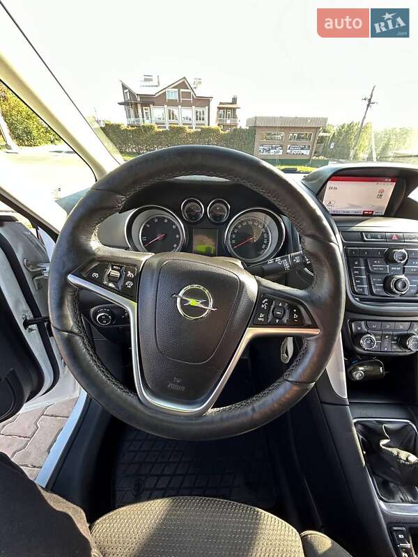 Мікровен Opel Zafira 2015 в Чернівцях