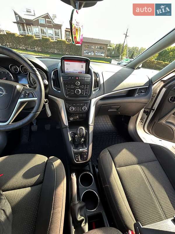 Мікровен Opel Zafira 2015 в Чернівцях