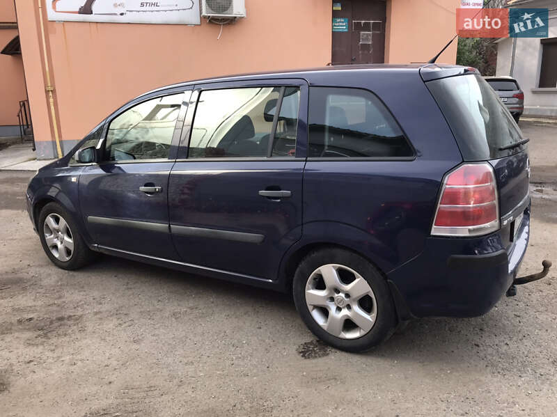 Минивэн Opel Zafira 2007 в Киеве