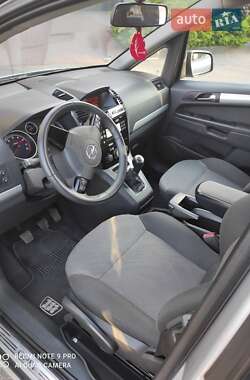Минивэн Opel Zafira 2010 в Киеве