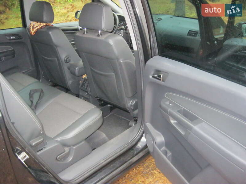 Минивэн Opel Zafira 2008 в Бородянке