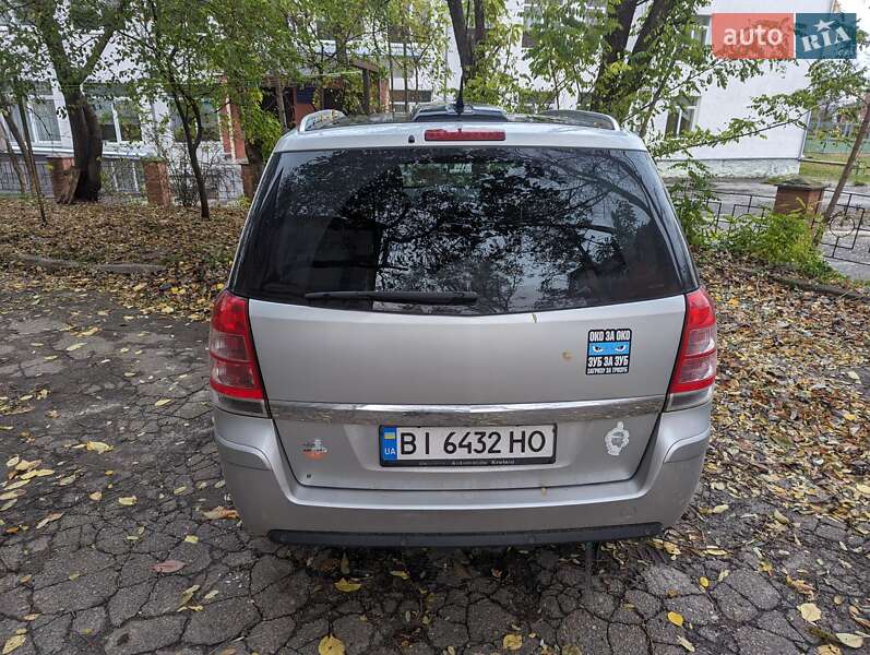 Минивэн Opel Zafira 2010 в Полтаве