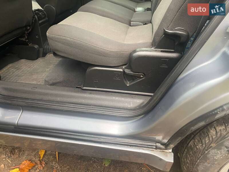 Минивэн Opel Zafira 2004 в Львове фото 5 Минивэн Opel Zafira 2004 в Львове