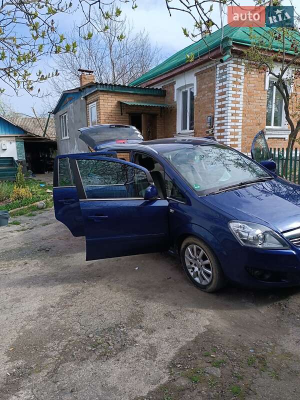 Минивэн Opel Zafira 2009 в Виннице
