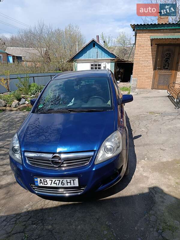 Минивэн Opel Zafira 2009 в Виннице