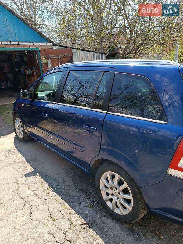 Минивэн Opel Zafira 2009 в Виннице