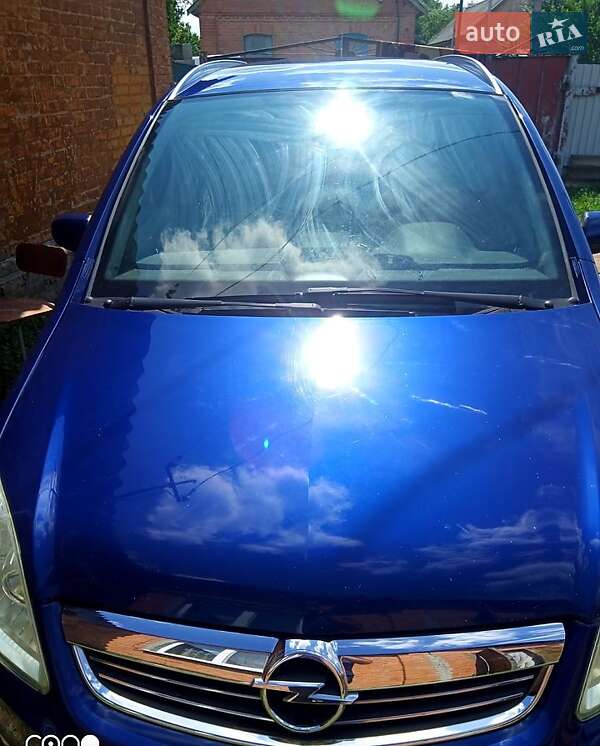 Минивэн Opel Zafira 2008 в Лубнах