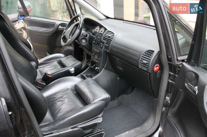 Мінівен Opel Zafira 2002 в Ірпені