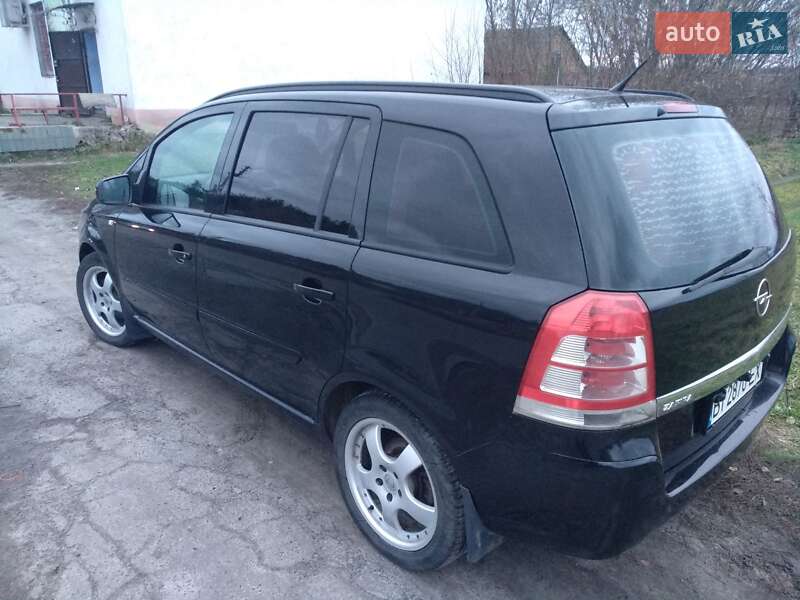 Мінівен Opel Zafira 2010 в Полтаві