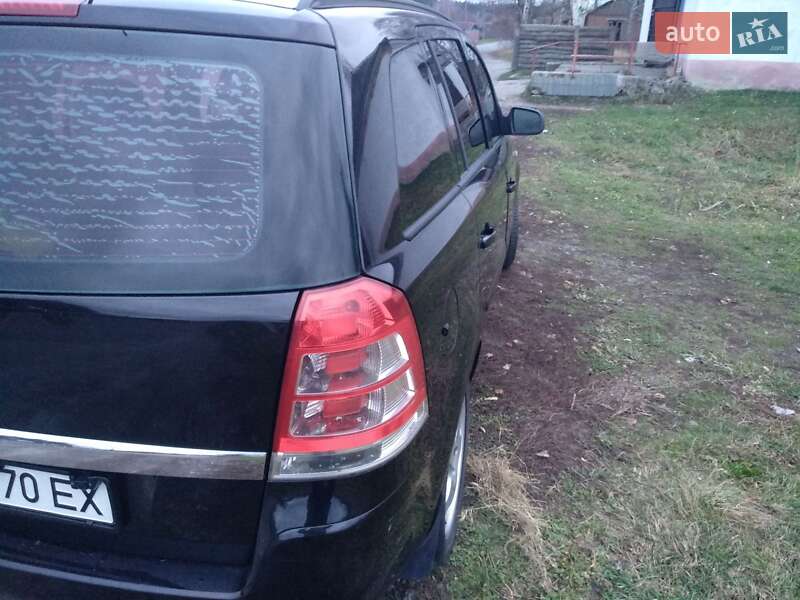 Мінівен Opel Zafira 2010 в Полтаві