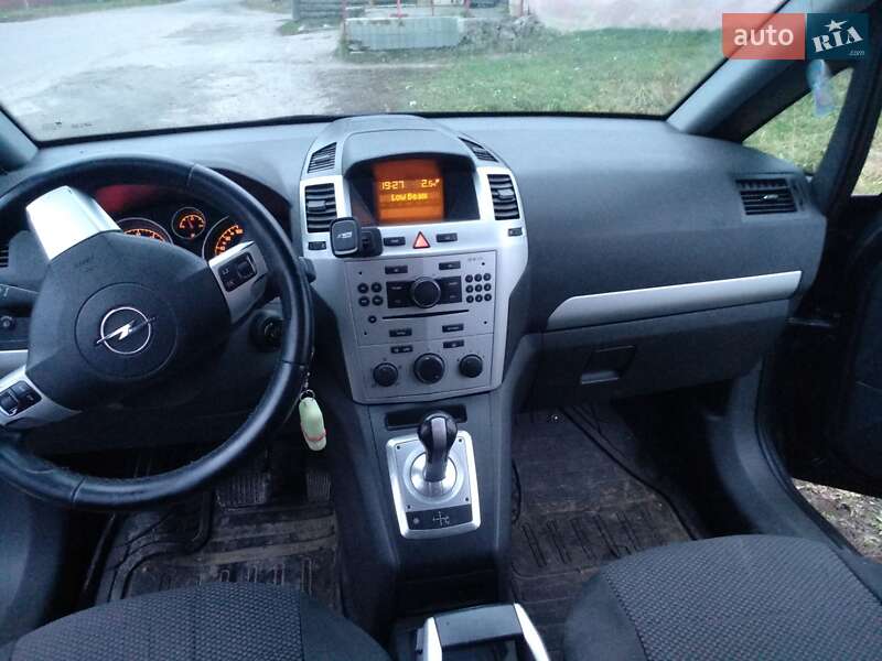 Мінівен Opel Zafira 2010 в Полтаві