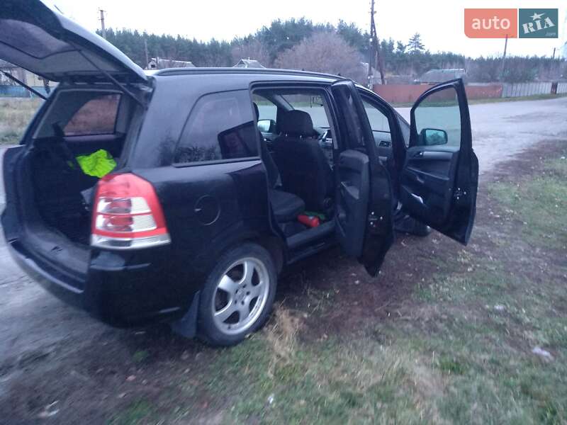 Мінівен Opel Zafira 2010 в Полтаві