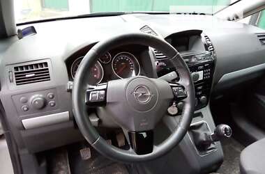 Минивэн Opel Zafira 2010 в Измаиле