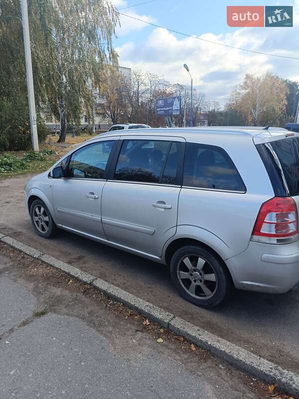 Минивэн Opel Zafira 2011 в Житомире фото 4 Минивэн Opel Zafira 2011 в Житомире