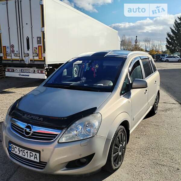 Мінівен Opel Zafira 2010 в Долині