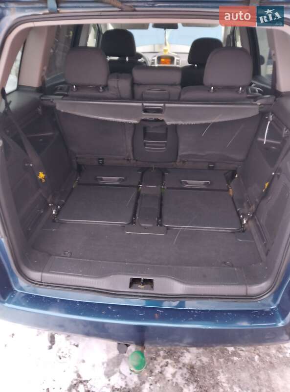 Минивэн Opel Zafira 2007 в Староконстантинове