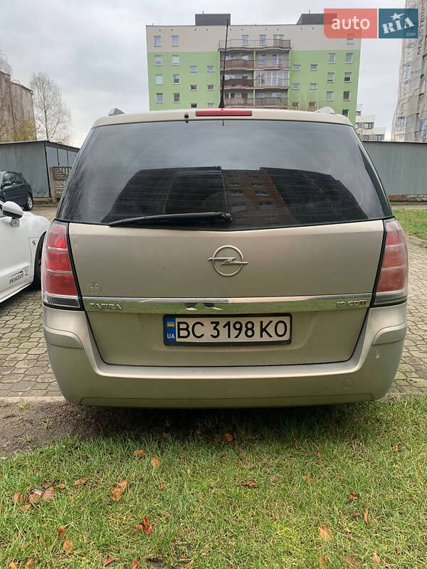 Минивэн Opel Zafira 2005 в Дрогобыче