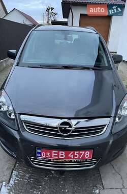 Минивэн Opel Zafira 2012 в 
