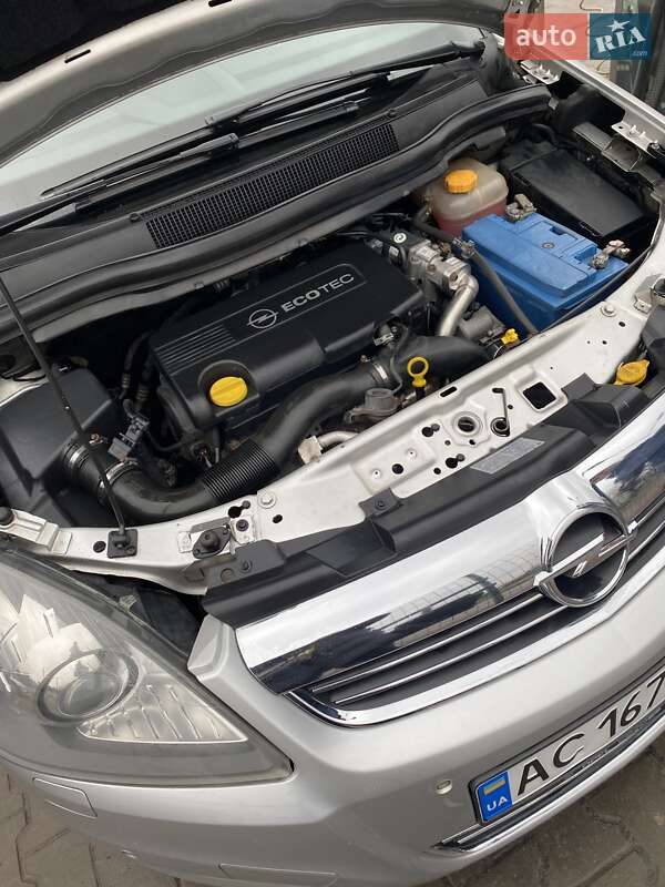Мінівен Opel Zafira 2010 в Луцьку