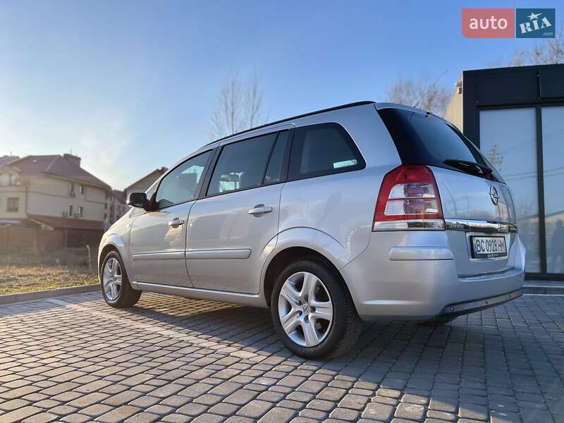Мінівен Opel Zafira 2013 в Львові
