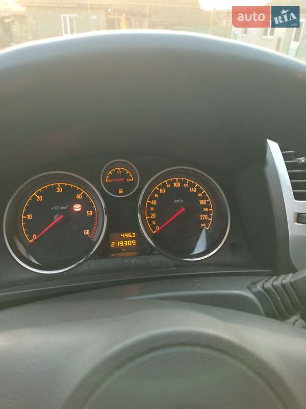 Минивэн Opel Zafira 2009 в Южном