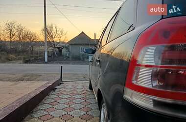 Минивэн Opel Zafira 2009 в 