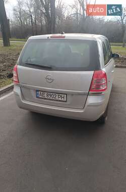 Минивэн Opel Zafira 2008 в Кривом Роге