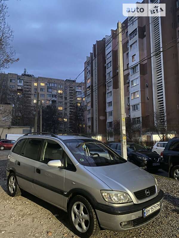 Минивэн Opel Zafira 2002 в Одессе