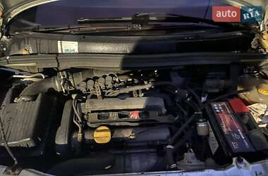 Минивэн Opel Zafira 2002 в 