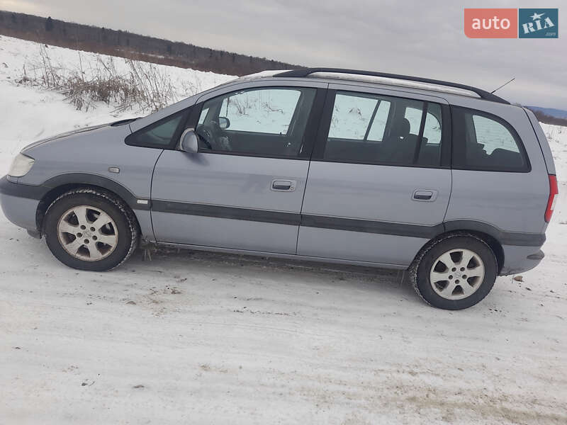 Мінівен Opel Zafira 2004 в Стрию