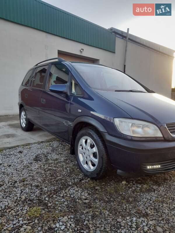 Мінівен Opel Zafira 2000 в Калуші