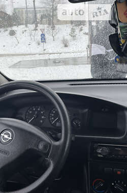 Минивэн Opel Zafira 2004 в 