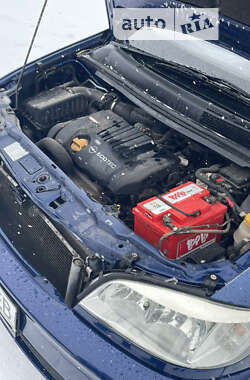 Минивэн Opel Zafira 2004 в 