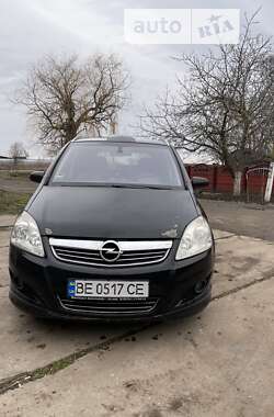 Минивэн Opel Zafira 2008 в Новом Буге