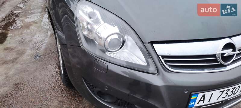 Минивэн Opel Zafira 2012 в Барышевке