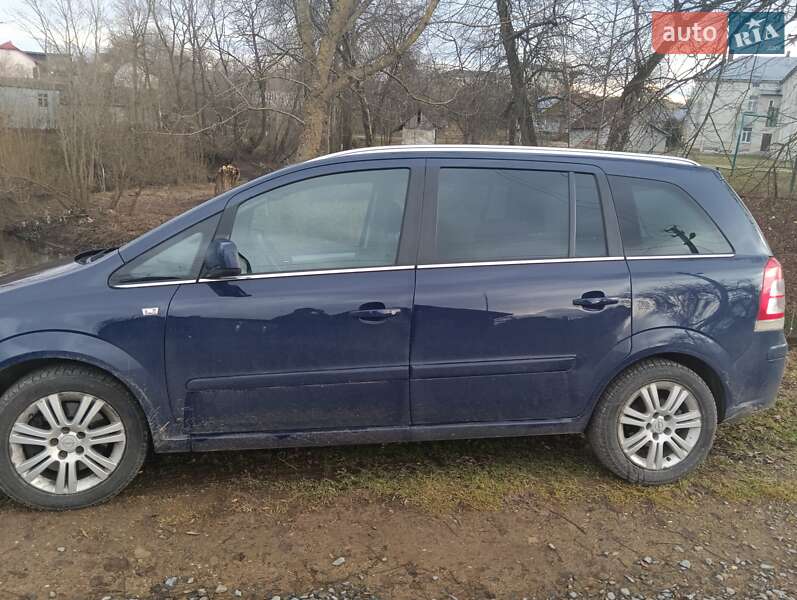Мінівен Opel Zafira 2013 в Дрогобичі