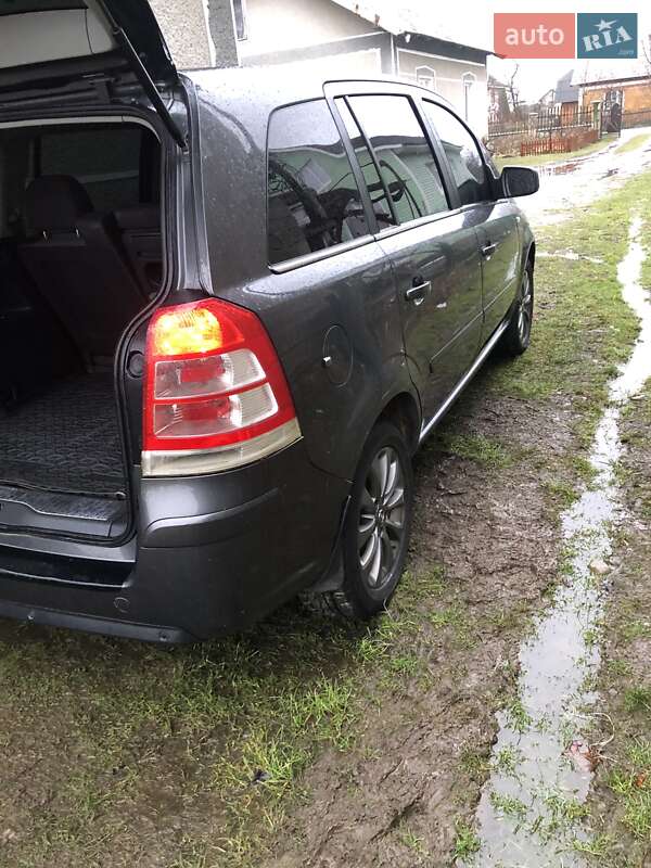 Мінівен Opel Zafira 2010 в Надвірній
