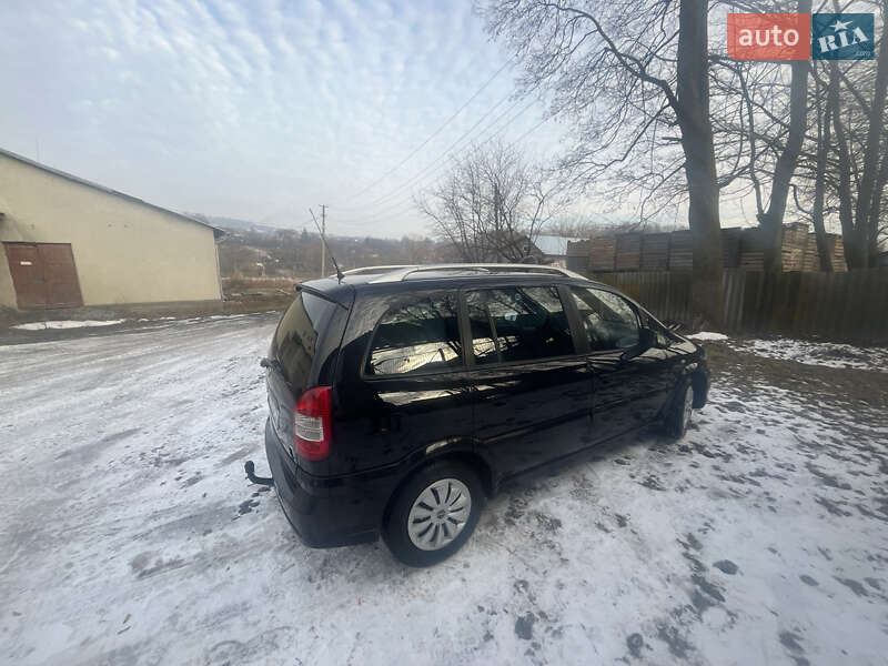 Минивэн Opel Zafira 2005 в Черновцах