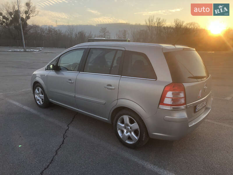 Минивэн Opel Zafira 2007 в Черновцах