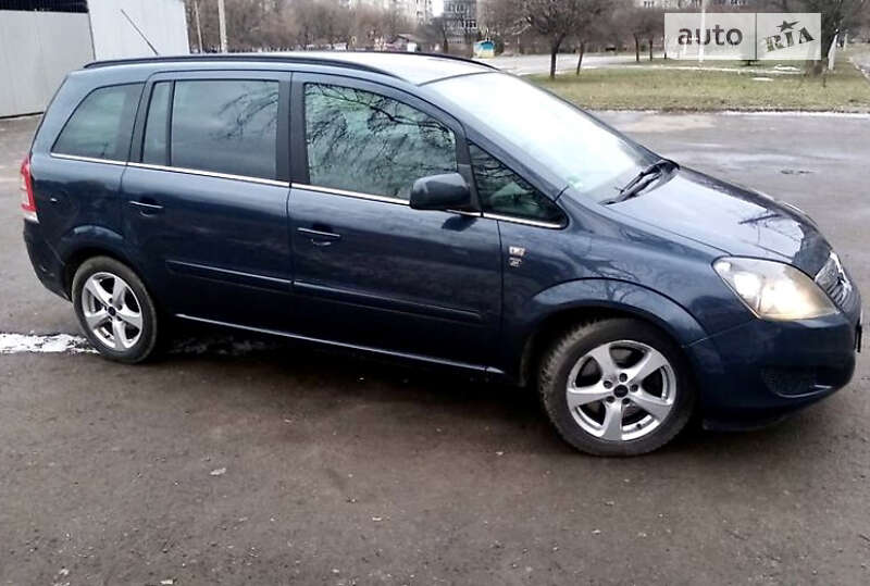 Мінівен Opel Zafira 2010 в Хмельницькому