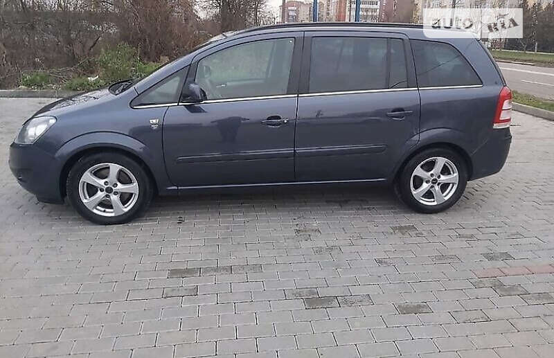Мінівен Opel Zafira 2010 в Хмельницькому