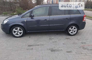 Минивэн Opel Zafira 2010 в 